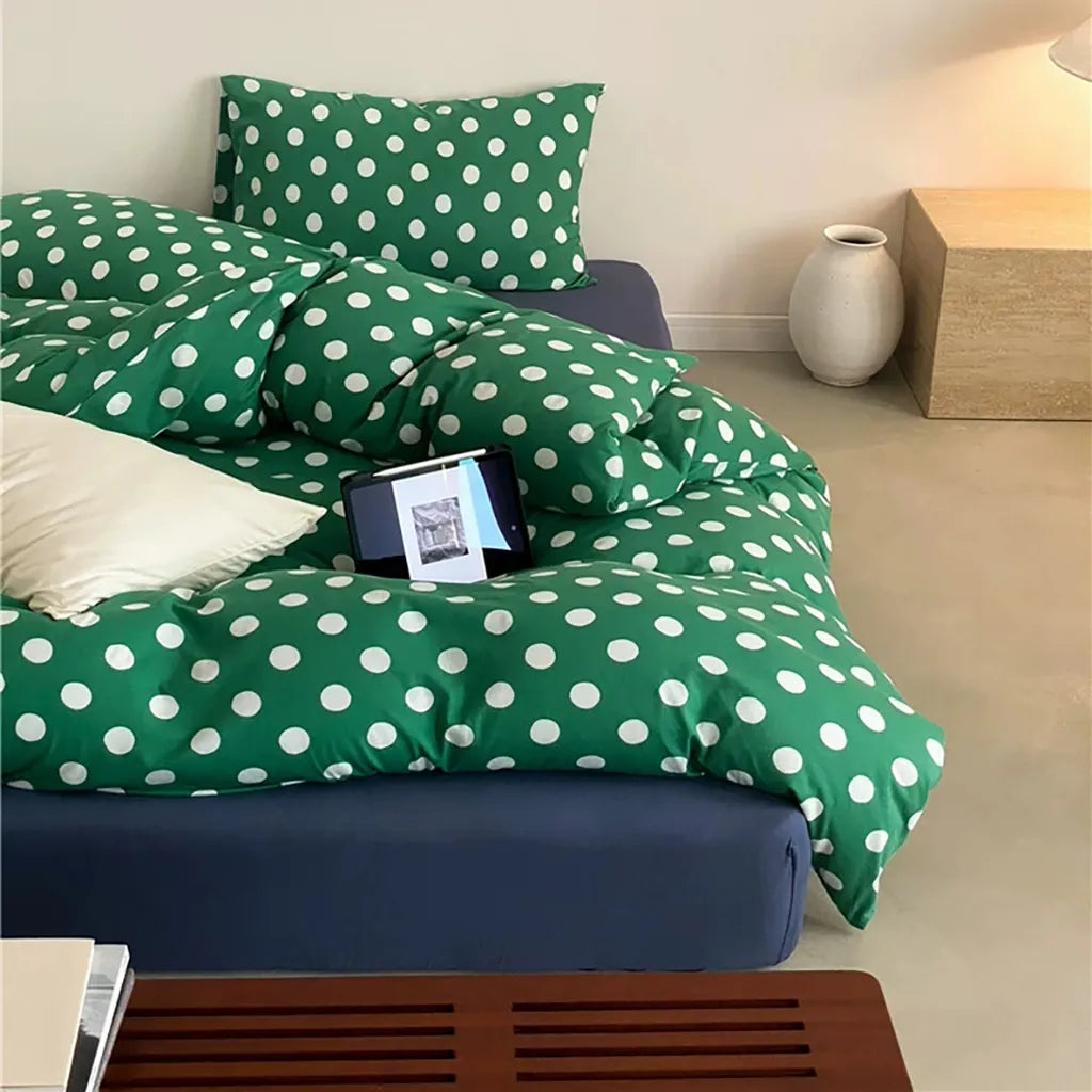 Polka dot bedding scene 6
