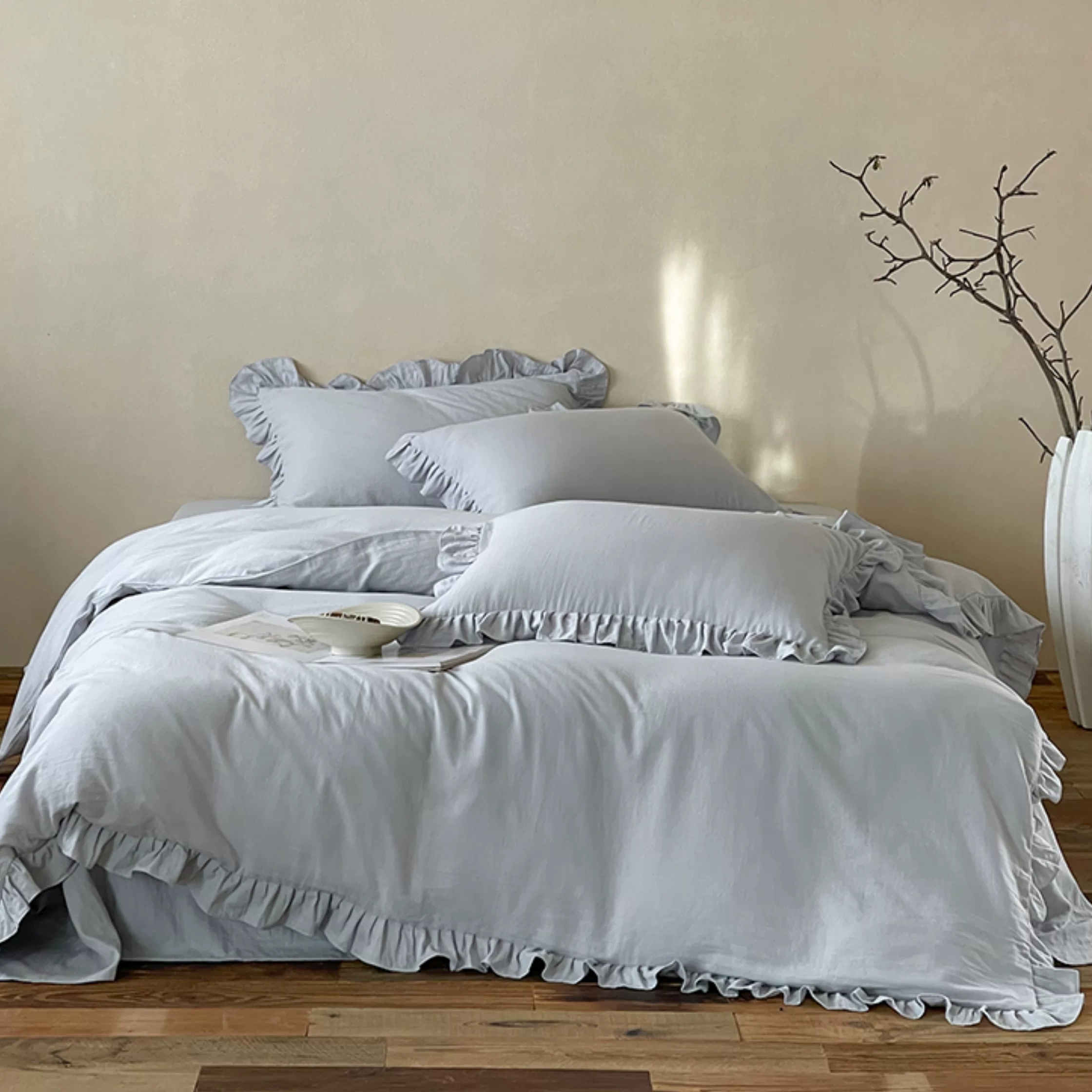 Ruffle bedding scene 4